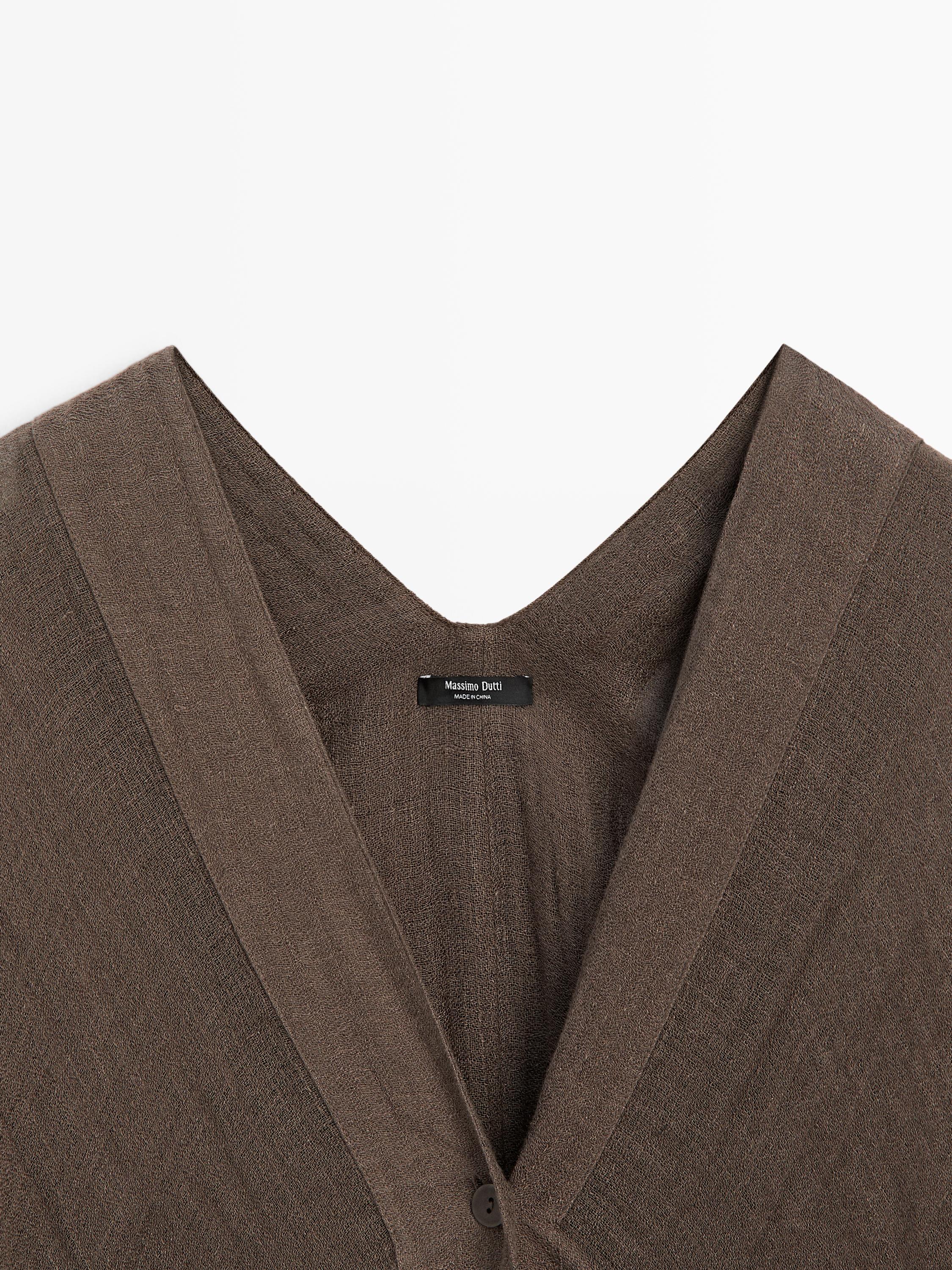 Flowing 100% linen oversize blouse with back detail